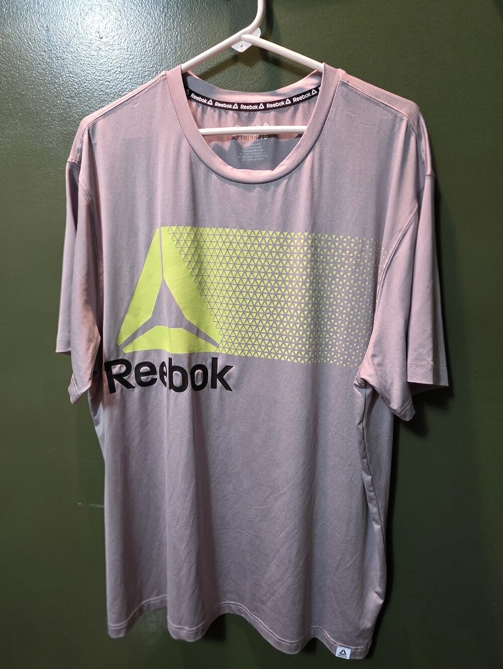 Men's XL Reebok Performance Graphic T-Shirt - Polyester/Spandex